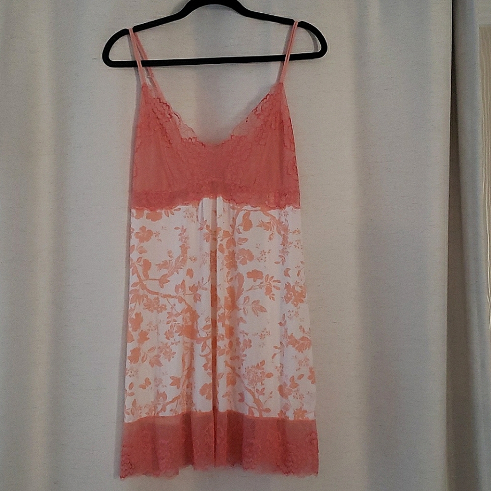 NWT La Vie En Rose Lingerie Size XL